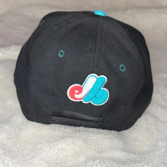 New Era Black and Teal Snapback Montreal Expos Cooperstown Collection Hat - Picture 2 of 4